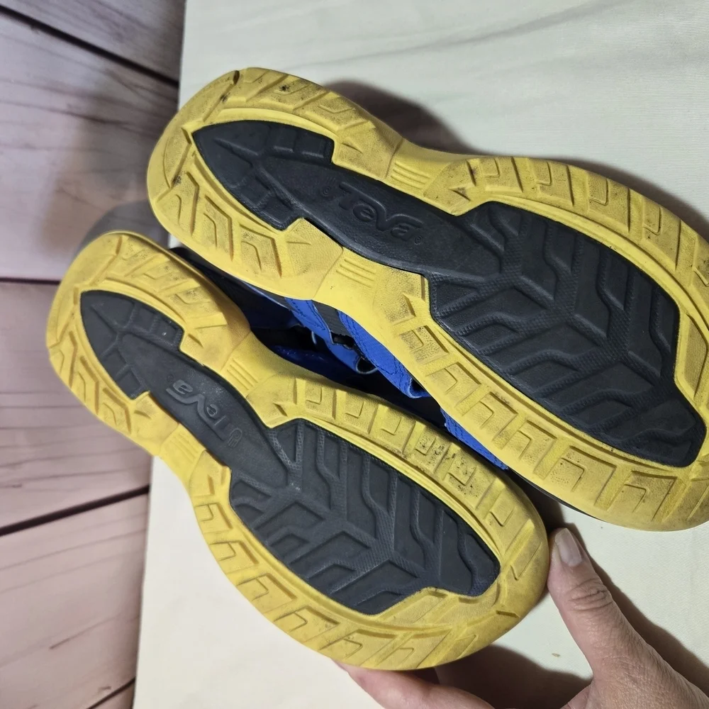 Teva Kids Blue and Yellow Sandals Water Shoes Size 7